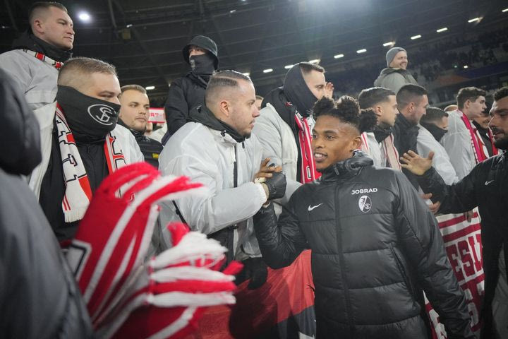 Η Φράιμπουργκ έγινε η τρίτη ομάδα της Bundesliga που εγκαταλείπει το Twitter με αιχμές κατά του Ίλον Μασκ