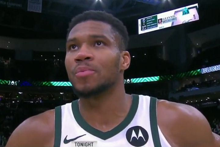 Γιάννης Αντετοκούνμπο: Ο Greek Freak βούρκωσε στις δηλώσεις του, ακούγοντας τον κόσμο να φωνάζει “MVP”