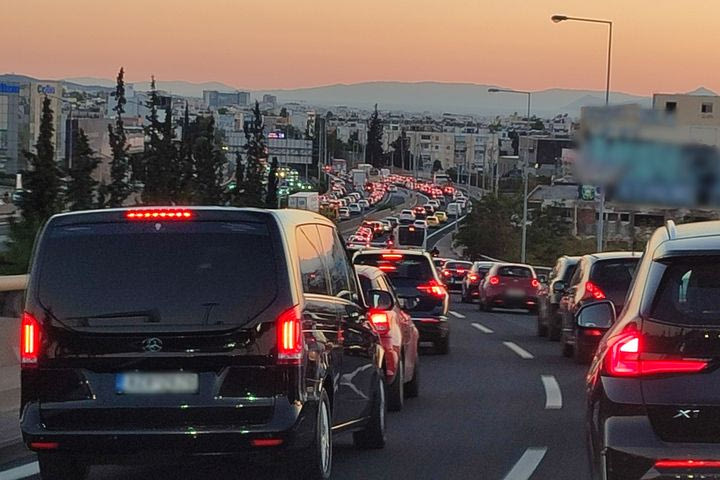Λήγει η προθεσμία για τα Τέλη Κυκλοφορίας 2025: Πότε διπλασιάζεται το κόστος τους