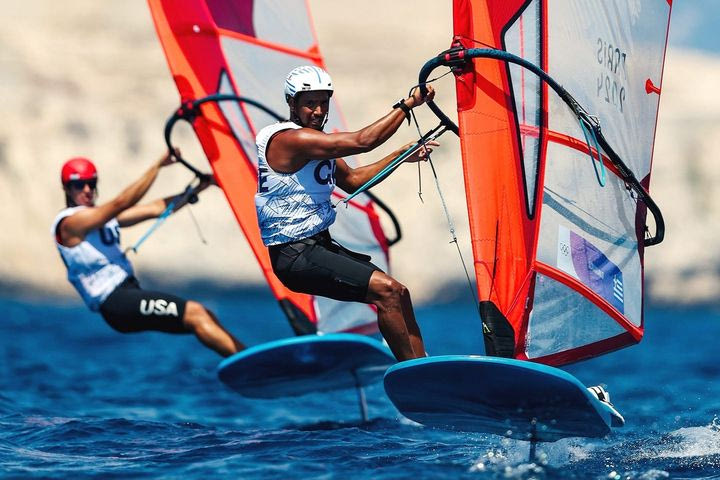 Με ιστιοδρομίες iQFOiL η δεύτερη φάση της “33ης Athens International Sailing Week 2024”