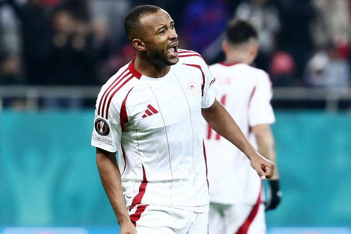 Ο Μεντιλίμπαρ αν είχε άλλους να φέρει απ’ τον πάγκο, θα ‘χε πάρει σκληρό διπλό