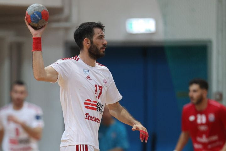 Ολυμπιακός: Ο Κανδύλας “μεταμορφώθηκε” σε Terminator ενόψει της ρεβάνς των ερυθρόλευκων με την Ποτάισα Τούρντα για το EHF European Cup