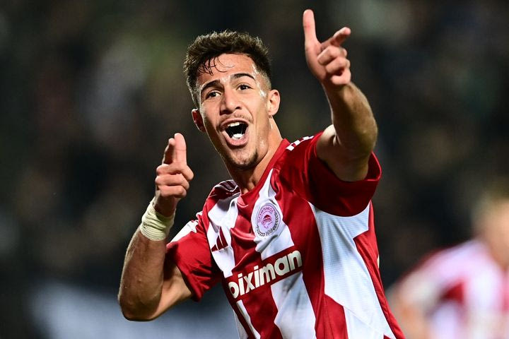 Μήνυμα Ολυμπιακού προς κάθε ενδιαφερόμενο: “Μη χάνετε τον χρόνο σας για τον Κωστούλα”