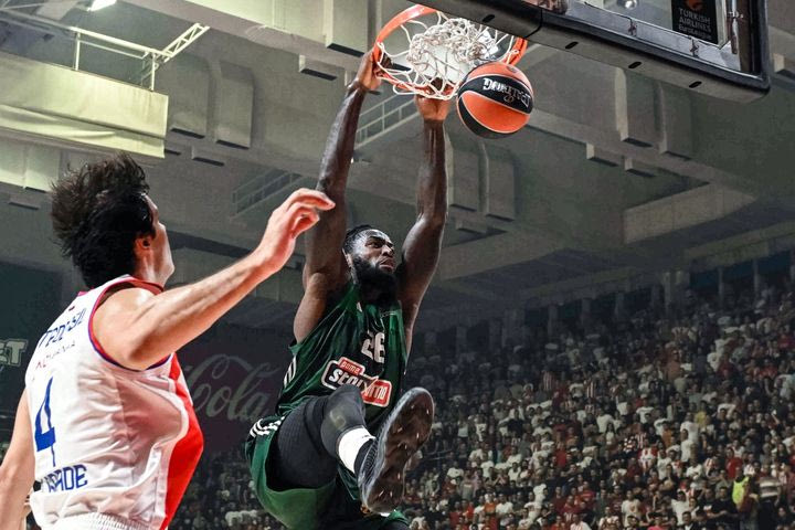 Λεσόρ: “Μεγάλη νίκη σε δύσκολη ατμόσφαιρα για να παίξεις”
