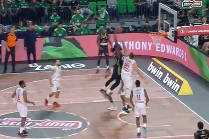 EuroLeague: Το απίθανο κάρφωμα του Λεσόρ στην κορυφή του Top-10