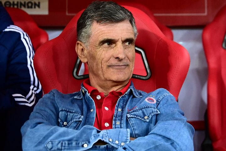 Ολυμπιακός: Το τζιν πουκάμισο του Μεντιλίμπαρ και το λάθος του Αλμέιδα να “παίξει” με τους ερυθρόλευκους