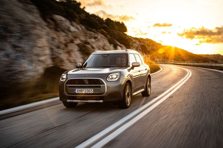 Μοναδικές προσφορές για την Black Friday Edition του Mini Countryman στη Σπανός Α.Ε.