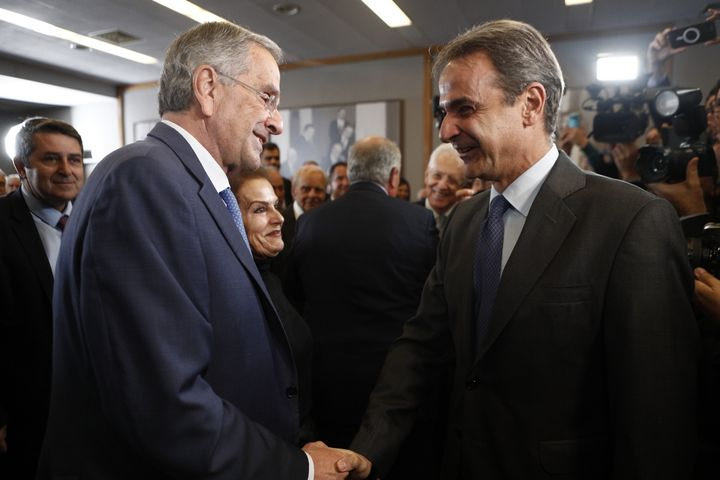 Ο Μητσοτάκης διέγραψε τον Σαμαρά από τη Νέα Δημοκρατία