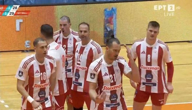Ο Ολυμπιακός πήρε και το δεύτερο σετ με 28-30