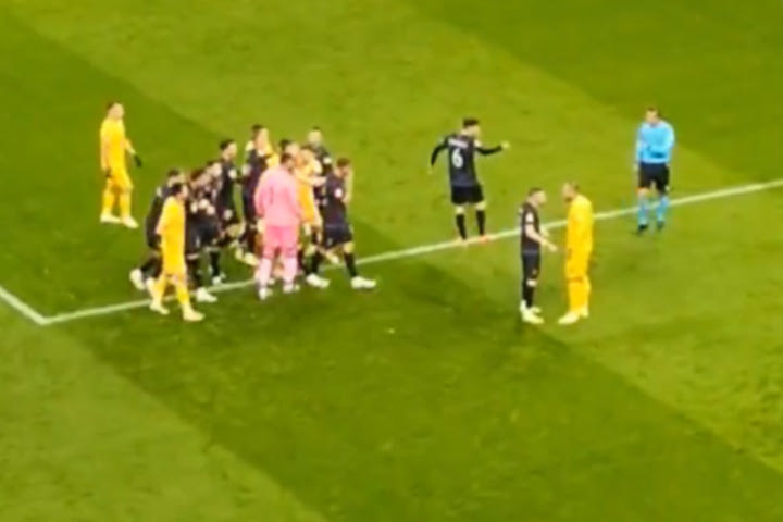 Ρουμανία – Κόσοβο: Διεκόπη το ματς μετά από συνθήματα των γηπεδούχων οπαδών για τη Σερβία και αποχώρηση των φιλοξενούμενων