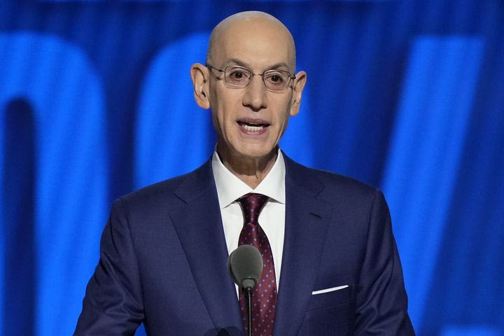 Σίλβερ για το σκάνδαλο στοιχηματισμού: “Είμαι βαθιά αναστατωμένος, συνεργαζόμαστε με την κυβέρνηση”