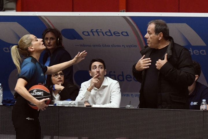 Η ΑΕΚ ανέβασε VIDEO από το ματς με τον Προμηθέα με φάσεις στις οποίες υποστηρίζει ότι έγιναν διαιτητικά λάθη