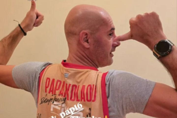 Ολυμπιακός: Ο Τζόρτζεβιτς φόρεσε υπογεγραμμένη φανέλα του Παπανικολάου