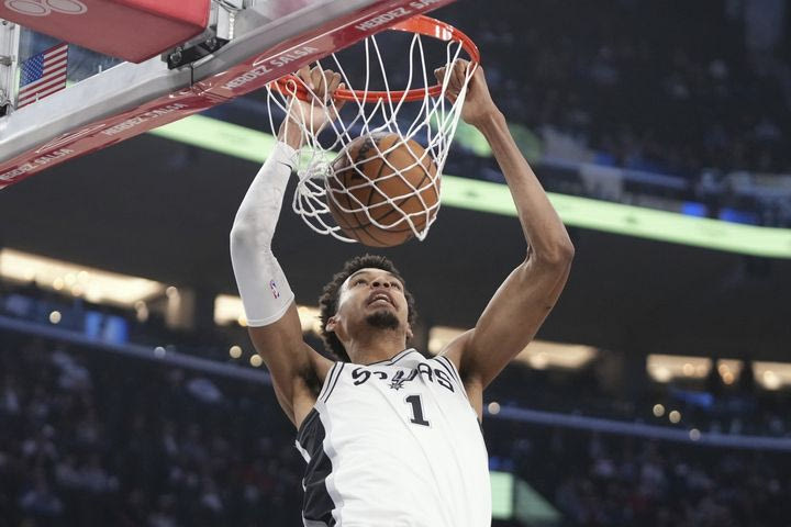 NBA, τα αποτελέσματα της βραδιάς: Οι Σπερς απέδρασαν από τη Γιούτα με λάμψη Γουεμπανιαμά, οι Μπουλς πέρασαν από την Ουάσινγκτον