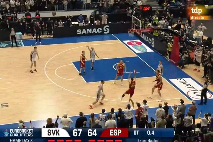 Τα αιώνια τέσσερα δέκατα: Ο Γιούστα “πρόλαβε” κι έκλεψε την μπάλα, έκανε ντρίμπλα κι ευστόχησε σε τρελό τρίποντο για να σώσει την Ισπανία