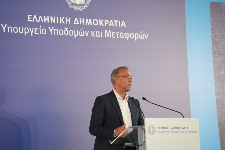 Έπεσαν οι υπογραφές για την επέκταση κατά 70 χιλιόμετρα της Ιονίας Οδού μέχρι την Κακαβιά