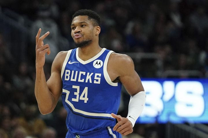 Η απίθανη ιστορία που μετέφερε ο Αρίνας για τον Γιάννη Αντετοκούνμπο: “Οι Χοκς τον έκρυβαν σε ένα υπόγειο”