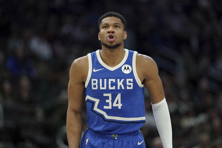 ESPN: “Ο Γιάννης Αντετοκούνμπο είναι έτοιμος να αλλάξει πόλη και ομάδα”