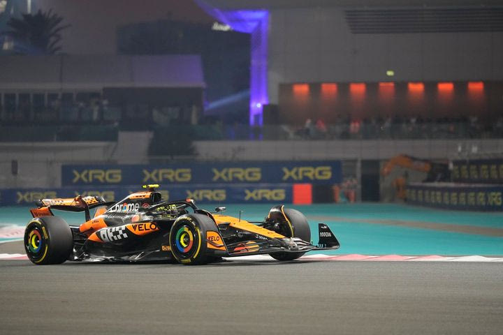 Απάντηση της McLaren στο FP2 του Άμπου Ντάμπι, στο 1-2 οι Νόρις και Πιάστρι