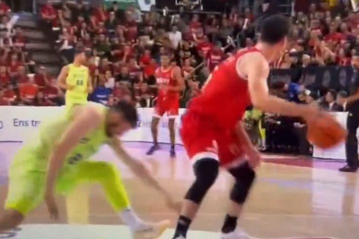 Μπαρτσελόνα: Νοκ-άουτ για Παναθηναϊκό ο Μπριθουέλα, η φάση που τραυματίστηκε ο Ισπανός στην ήττα από τη Μανρέσα