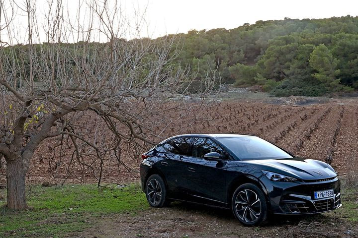 Πρώτη οδηγική επαφή στην Ελλάδα με το νέο, ηλεκτρικό Coupe-SUV Cupra Tavascan