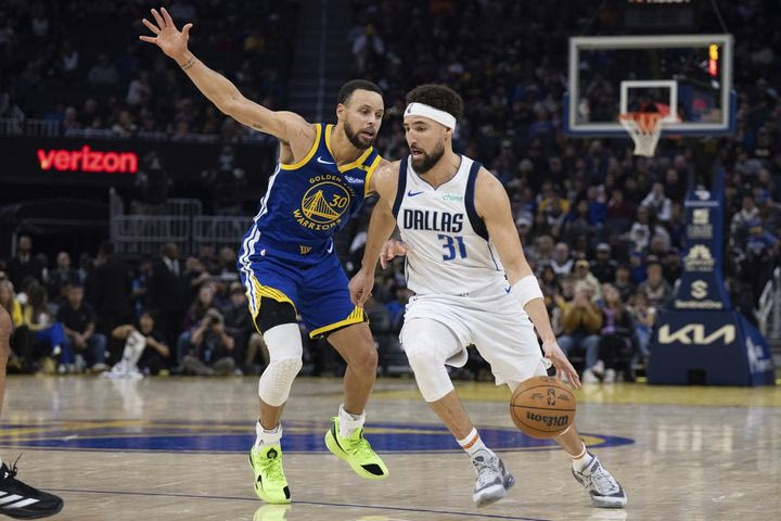NBA: Γουόριορς και Μάβερικς έβαλαν μαζί 48 τρίποντα, τα περισσότερα σε ένα ματς στην ιστορία του πρωταθλήματος