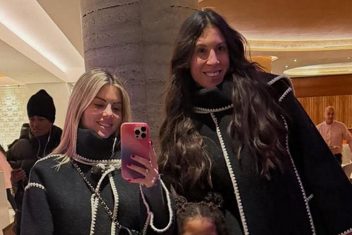 Αχώριστες οι σύζυγοι των Σλούκα και Ντάνστον στο Παρίσι