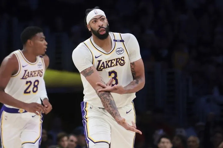 NBA, τα αποτελέσματα της βραδιάς: Οι Λέικερς νίκησαν τους Κινγκς χωρίς τον ΛεΜπρόν, οι Μπλέιζερς “χάλασαν” τη 46άρα του Ίρβινγκ