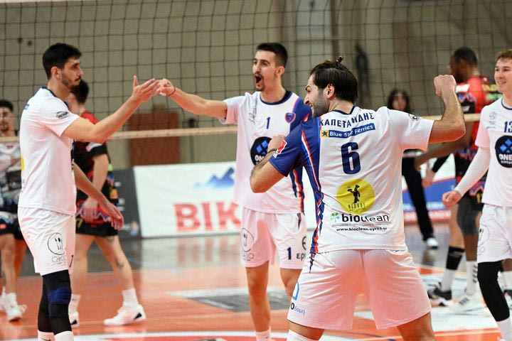 Φοίνικας Σύρου – Ολυμπιακός 3-1: Μεγάλη νίκη για τους Συριανούς, εκτός κορυφής οι ερυθρόλευκοι