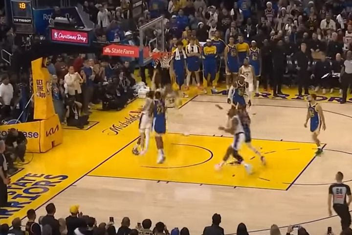 NBA, Γουόριορς – Λέικερς: Το τρελό φινάλε, τα τρίποντα του Κάρι και το νικητήριο λέι-απ του Ριβς
