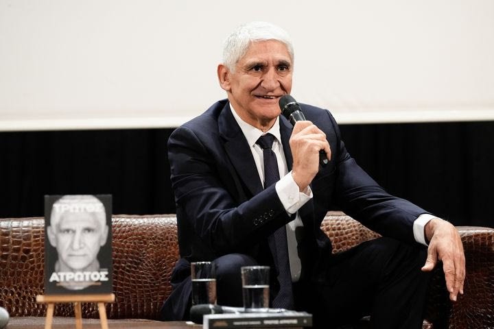 Η λαμπερή βραδιά της παρουσίασης της αυτοβιογραφίας του Παναγιώτη Γιαννάκη από τον Παντελή Βλαχόπουλο στο Ολυμπιακό Μουσείο της Θεσσαλονίκης