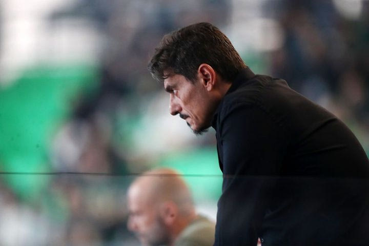 Ο Δημήτρης Γιαννακόπουλος έκανε ανάρτηση με πούλμαν κατά τη διάρκεια του Εφές – Παναθηναϊκός AKTOR