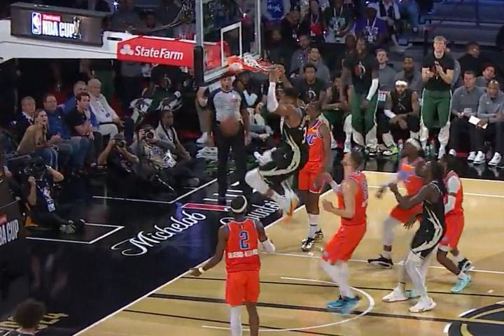 NBA Cup, Γιάννης Αντετοκούνμπο: Το τρομερό κάρφωμα του “Greek Freak” στο ξεκίνημα του τελικού