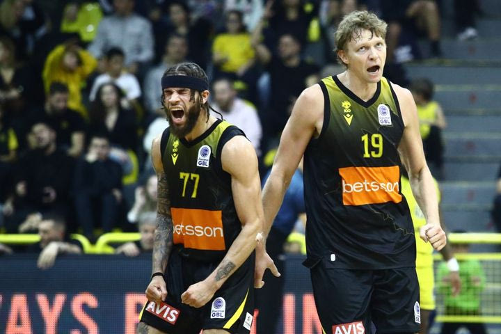 Μαρούσι – ΑΕΚ Betsson 81-83: Κουζμίνσκας και Χαμπ υπέγραψαν την απόδραση της Ένωσης από το κλειστό του Αγίου Θωμά