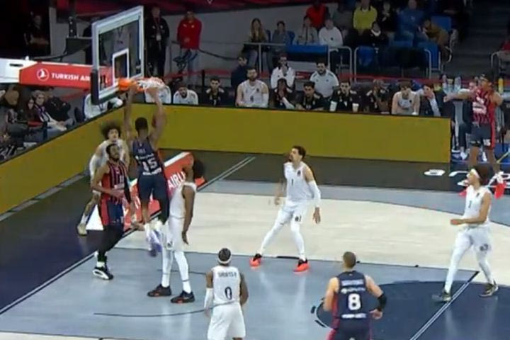 EuroLeague: Μαγική ασίστ Φόρεστ, δυναμικό κάρφωμα Χολ, στην κορυφή του Top-10 της 18ης αγωνιστικής