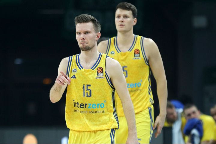 Η Άλμπα πήρε με ανατροπή το γερμανικό ντέρμπι κόντρα στην Μπάγερν