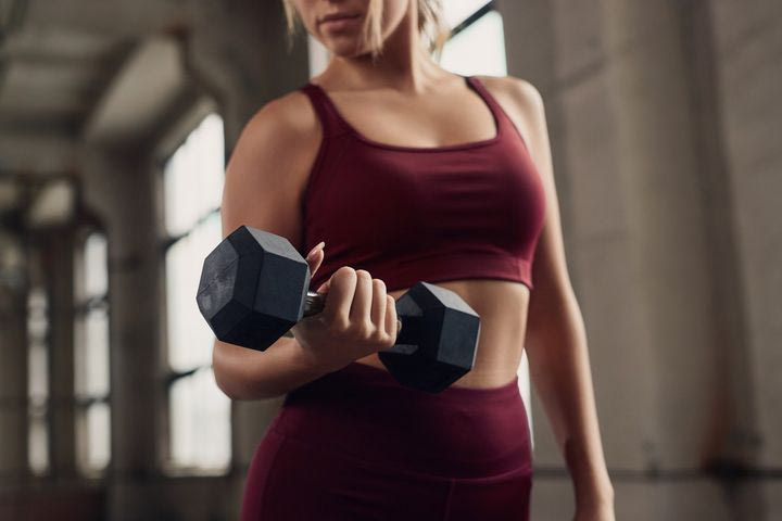 Bicep curls η ιδανική άσκηση για δυνατούς και γραμμωμένους δικέφαλους