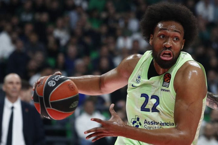 Ο Τζαμπάρι Πάρκερ πήρε φωτιά και έβαλε 17 πόντους σε 5 λεπτά