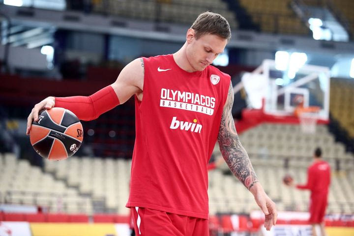 ΑΕΚ Betsson για Τίμα: “Θλίψη για τον ξαφνικό του θάνατο, ειλικρινή συλλυπητήρια”