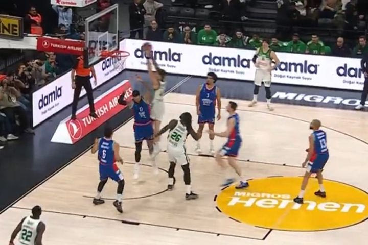 EuroLeague: Με κάρφωμα Χουάντσο Ερνανγκόμεθ το Top-10, στην κορυφή ο Κλάιμπερν