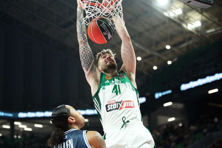 Παναθηναϊκός – Καρδίτσα 96-72: Περίπατο μπροστά σε 10 χιλιάδες φίλους του, αποχαιρέτησε ιδανικά το μαγικό 2024 ο πρωταθλητής Ευρώπης
