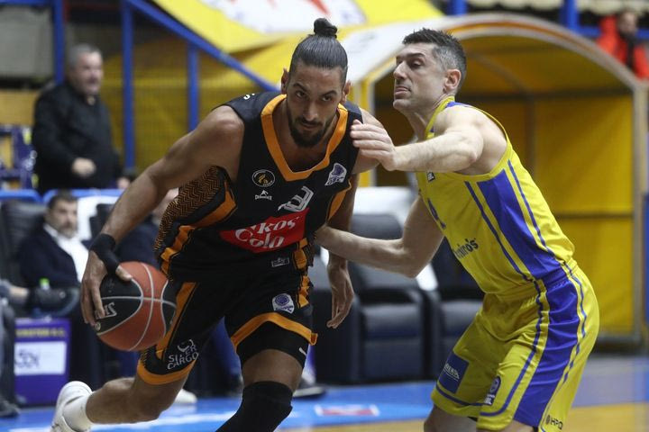 Περιστέρι – Προμηθέας 75-82: Οι Πατρινοί λύγισαν τους “Πρίγκιπες” και έφυγαν με το διπλό στις αποσκευές