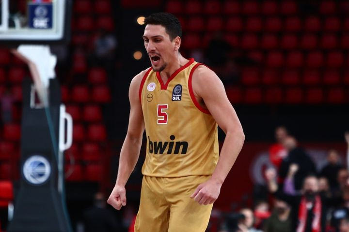 Ολυμπιακός – Περιστέρι 84-78: Ίδρωσε, αλλά λύγισε με Λαρεντζάκη – Γουόκαπ την υπέροχη ομάδα του Λιμνιάτη