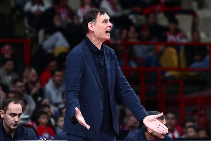 Μπαρτζώκας: “Ο Μένσα θα έρθει αύριο, ελπίζουμε να μας δώσει φρεσκάδα”
