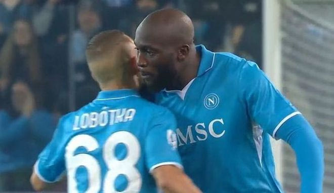 Φανταστική μπαλιά ΜακΤόμινεϊ και σουτ του Λουκάκου για το 1-1 της Νάπολι