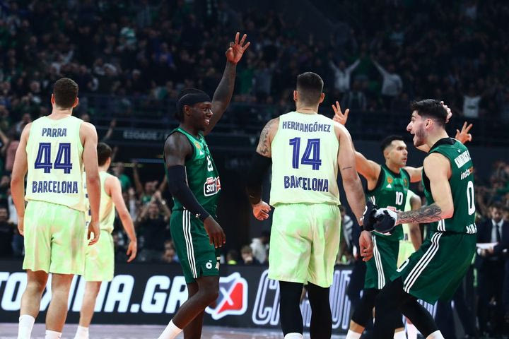 Παναθηναϊκός AKTOR – Μπαρτσελόνα: Απίθανο buzzer beater από τον εκπληκτικό Κέντρικ Ναν πίσω από το κέντρο