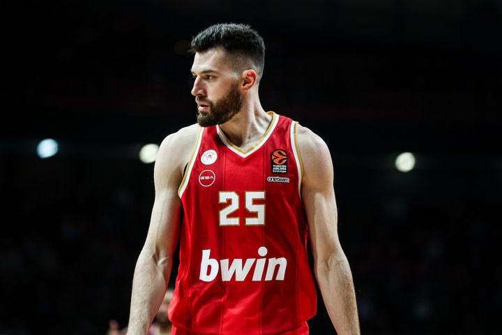  Άλμπα Βερολίνου – Ολυμπιακός: Οι 40 πόντοι που πρόσφερε ο Γουίλιαμς-Γκος, το Pick and Pop με τον Πίτερς που κλείδωσε το ματς και το +27 του Παπανικολάου