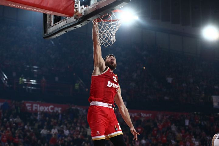 EuroLeague: Το κάρφωμα του Πίτερς μετά από ασίστ του Βιλντόσα και η απίθανη τάπα του Λόιντ ξεχωρίζουν στο Top-10 της 14ης αγωνιστικής