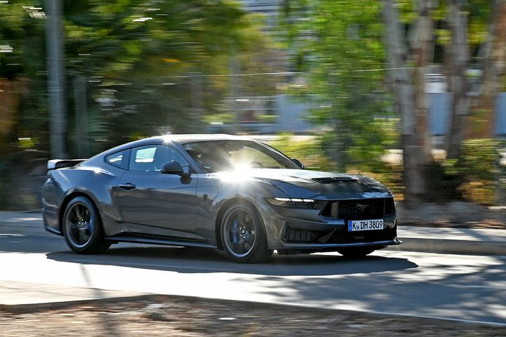 Οδηγούμε την εξώκοσμη Mustang Dark Horse- Ο V8 παίζει τη μελωδία του αποχαιρετισμού για το 2024