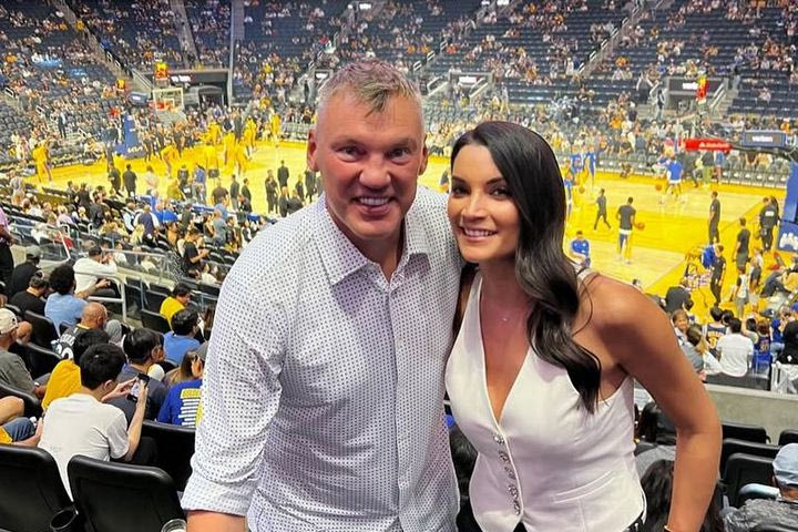 Φενέρμπαχτσε: Η Ελληνίδα πίσω από τον Σάρας Γιασικεβίτσιους, η Άννα Δούκα πανηγύρισε τη δόξα στο Άμπου Ντάμπι